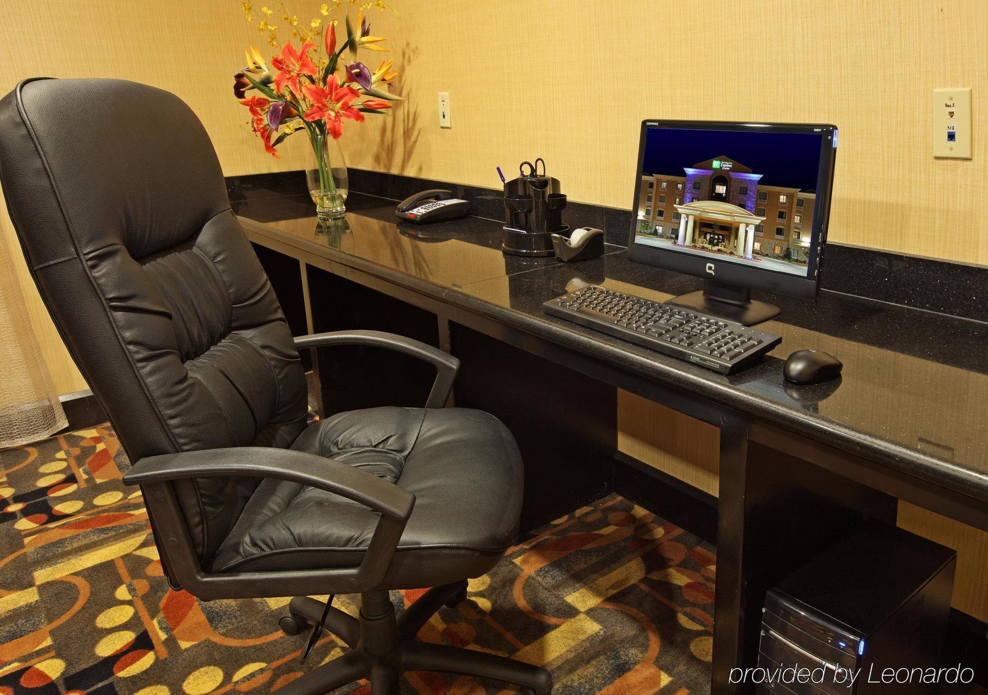 Holiday Inn Express Hotel & Suites Texarkana East By Ihg Exteriör bild
